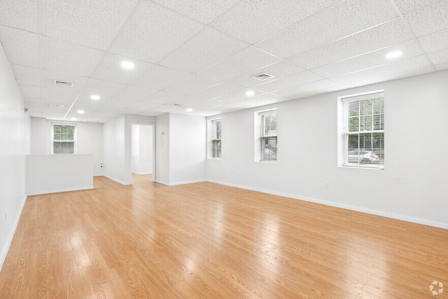 More Photos Of 210 Knickerbocker Rd, Cresskill Medical For Lease