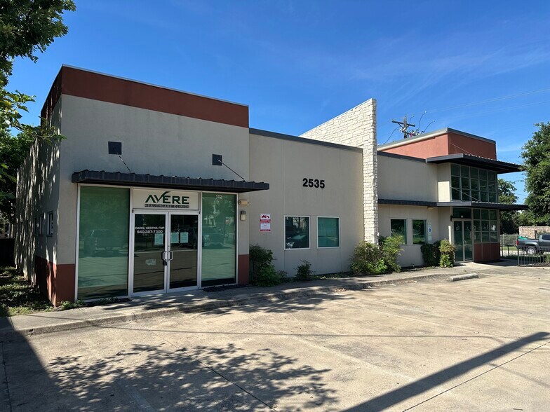 More Photos Of 2535 Charlotte St, Denton Medical For Lease