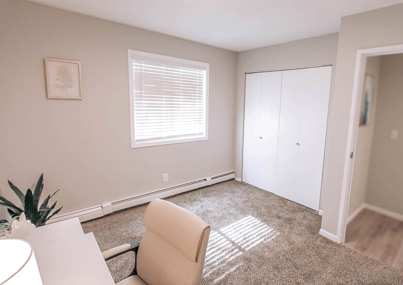 More Photos Of 2807 Lincoln Way, Sioux City Apartments For Sale