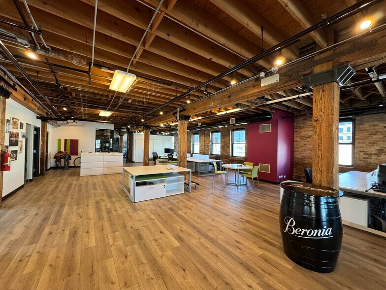 More Photos Of 1525 W Homer St, Chicago Loft Creative Space For Sale