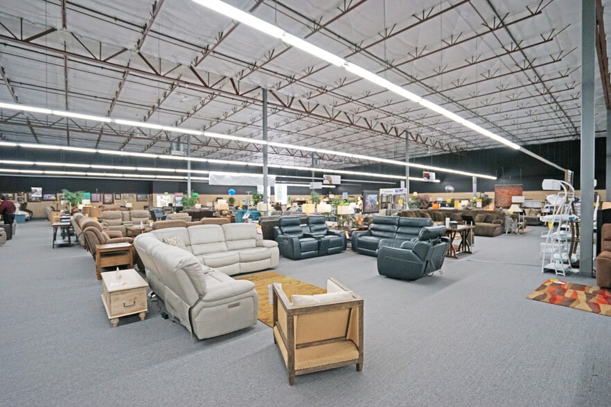 More Photos Of 1900 Rudkin Rd, Yakima Freestanding For Lease