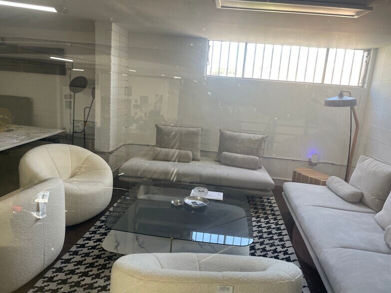 More Photos Of 1348 E 15th St, Los Angeles Warehouse For Lease