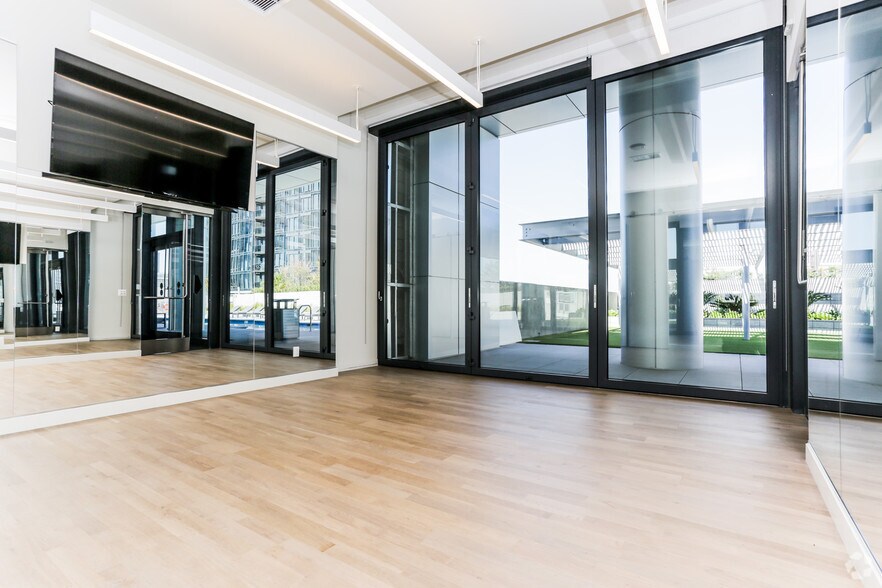 More Photos Of 1200 S Figueroa St, Los Angeles Apartments For Lease