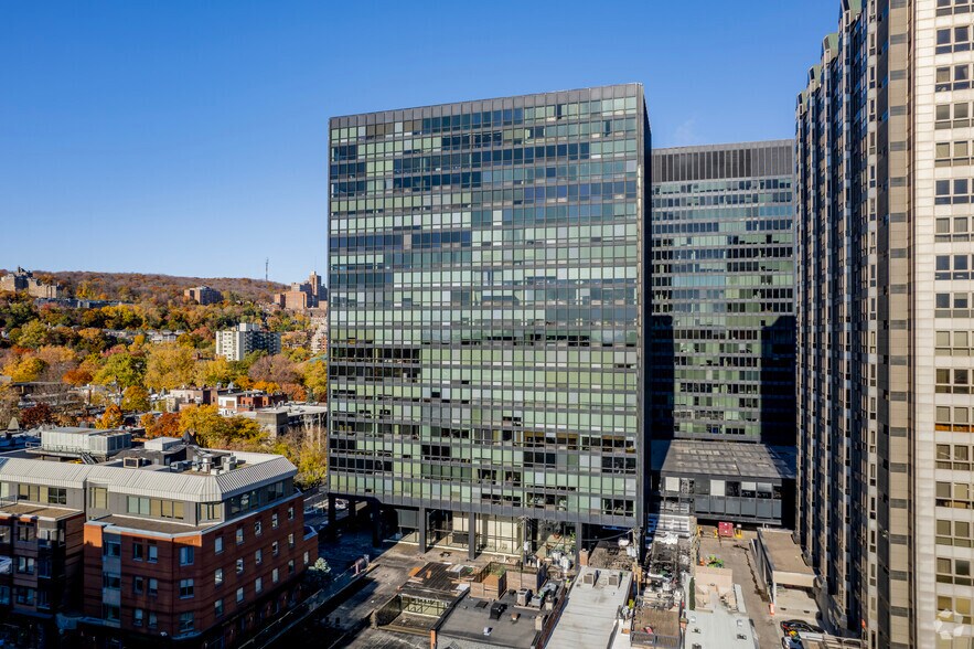 More Photos Of 1 Car Westmount, Westmount Unknown For Lease