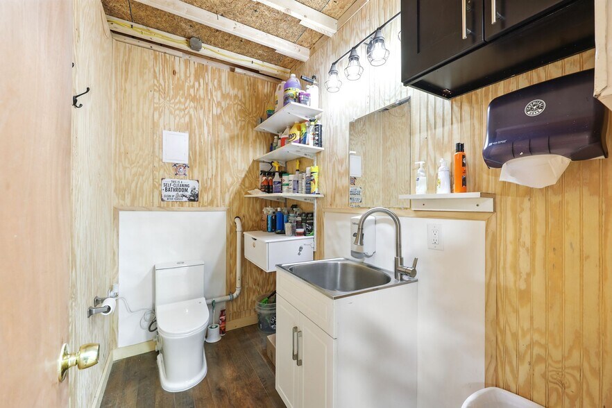 More Photos Of 6 Rogers Ave, Springfield Warehouse For Sale