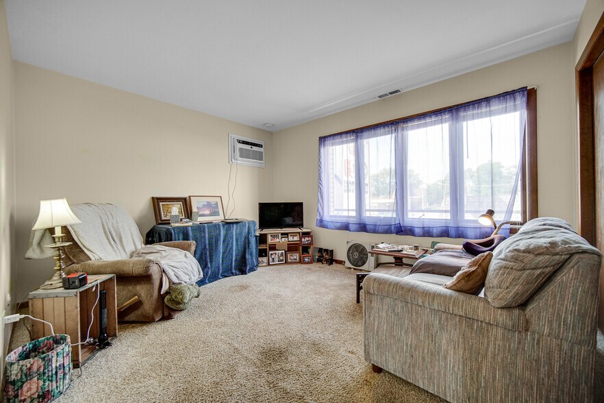 More Photos Of 2513 Ridge Rd, Lansing Storefront Retail Residential For Sale