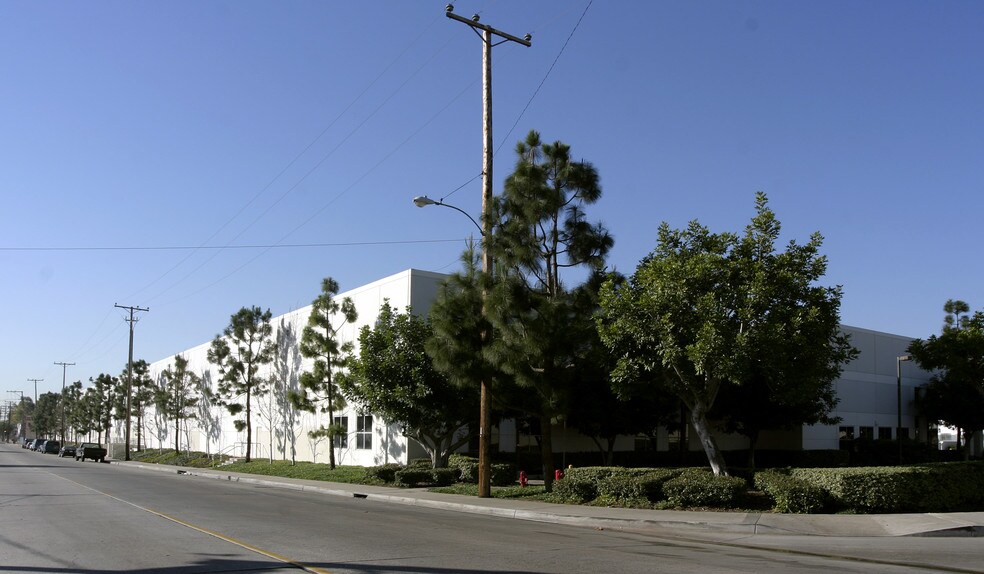More Photos Of 5750-5760 Grace Pl, Commerce Warehouse For Sale