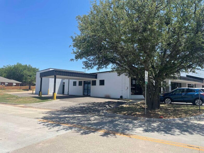 More Photos Of 5116-524 N Shartel Ave, Oklahoma City Unknown For Lease