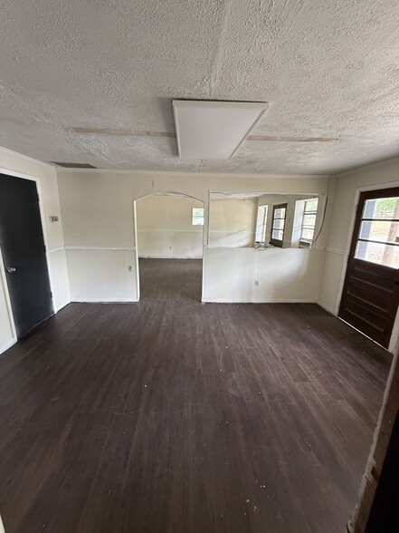 More Photos Of 577 Main st, Lexington Flex For Sale
