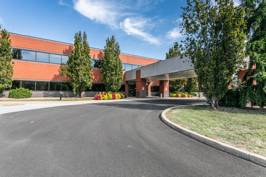 More Photos Of 1 Professional Dr, Alton Medical For Sale