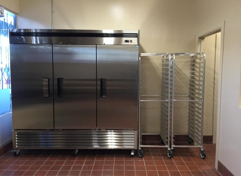 More Photos Of 2818 Macarthur Blvd, Oakland Restaurant For Sale