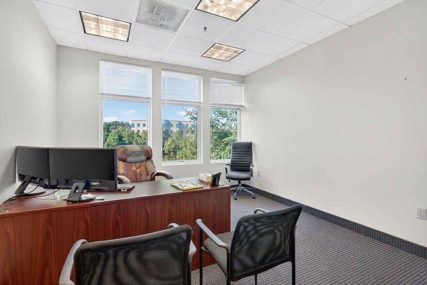 More Photos Of 46165 Westlake Dr, Sterling Medical For Sale