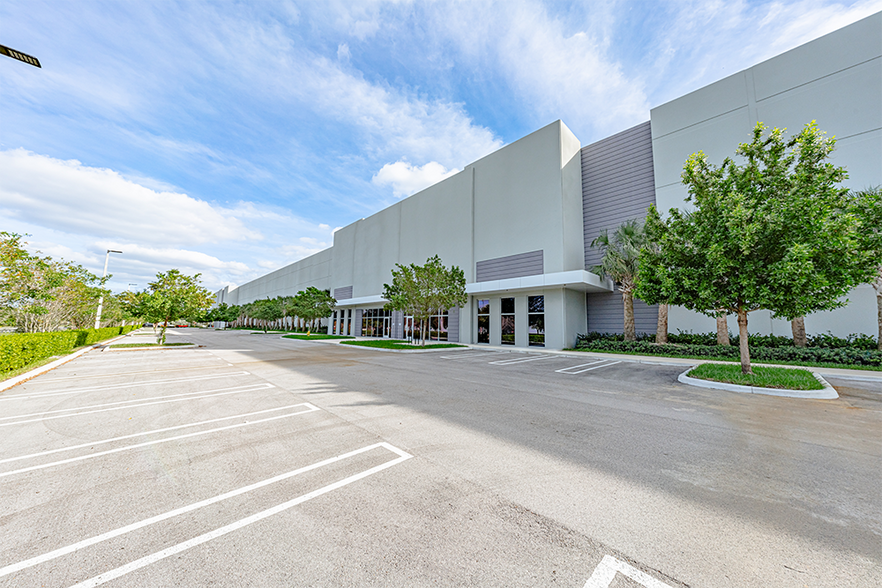 More Photos Of 12000 NW 39 St, Coral Springs Unknown For Lease