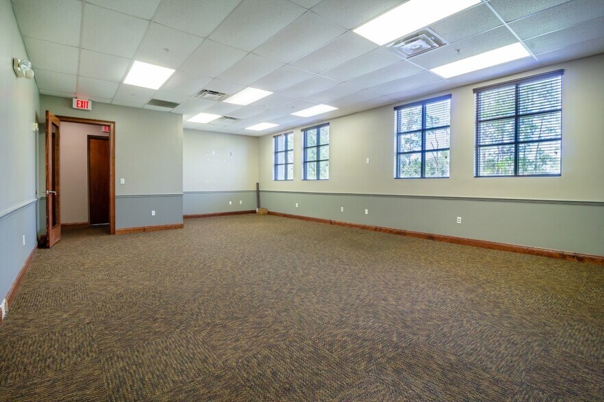 More Photos Of 4300 S Highway 27, Clermont Storefront Retail Office For Lease