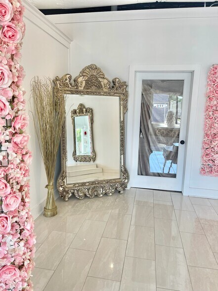 More Photos Of 5037 Union St, Union City Storefront For Sale