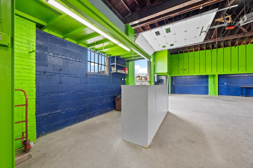 More Photos Of 4520 Rumsey Ave, Oak Lawn Industrial For Sale