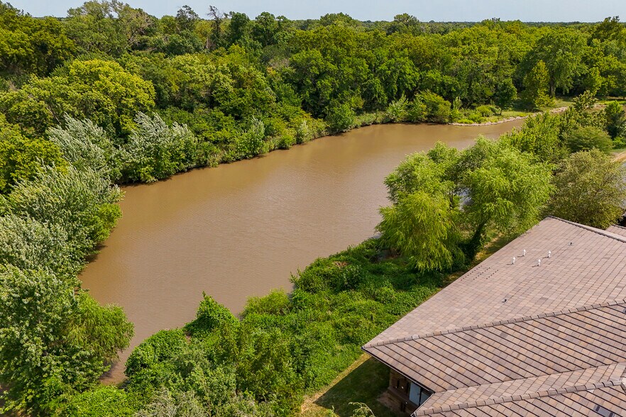 More Photos Of 13203 W 21st Ct N, Wichita Office For Sale