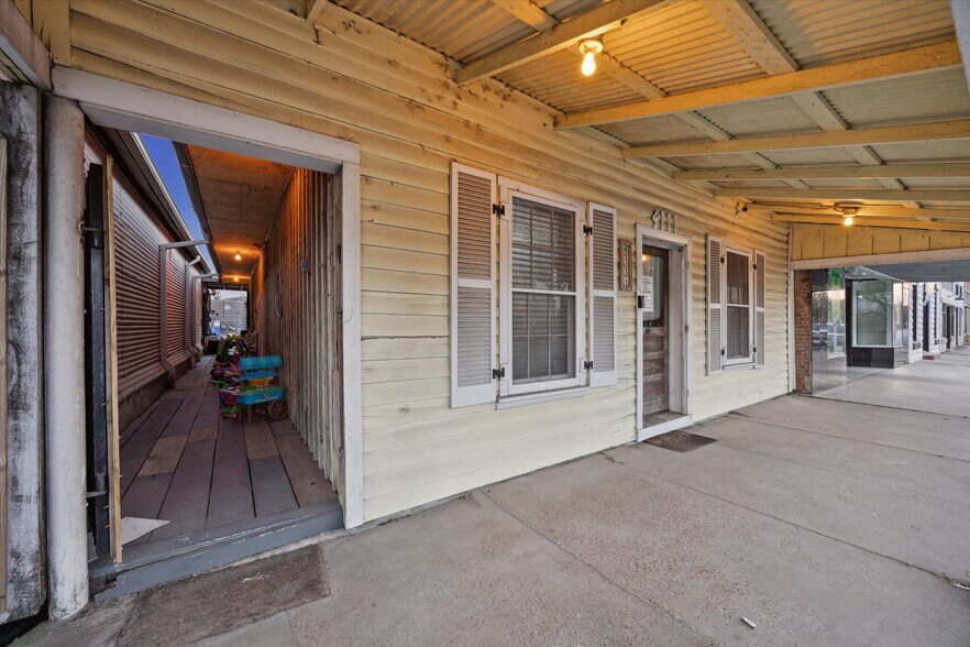 More Photos Of 4111 Highway 90, Brookshire Storefront Retail Office For Sale