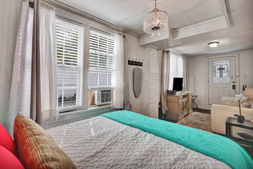 More Photos Of 24 Van Horne Ave, Tybee Island Hospitality For Sale