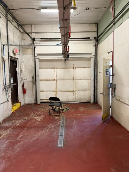 More Photos Of 73-75 Burlews Ct, Hackensack Warehouse For Lease