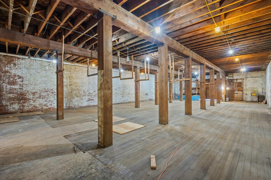 More Photos Of 217 State St, Salem Storefront Retail Office For Sale