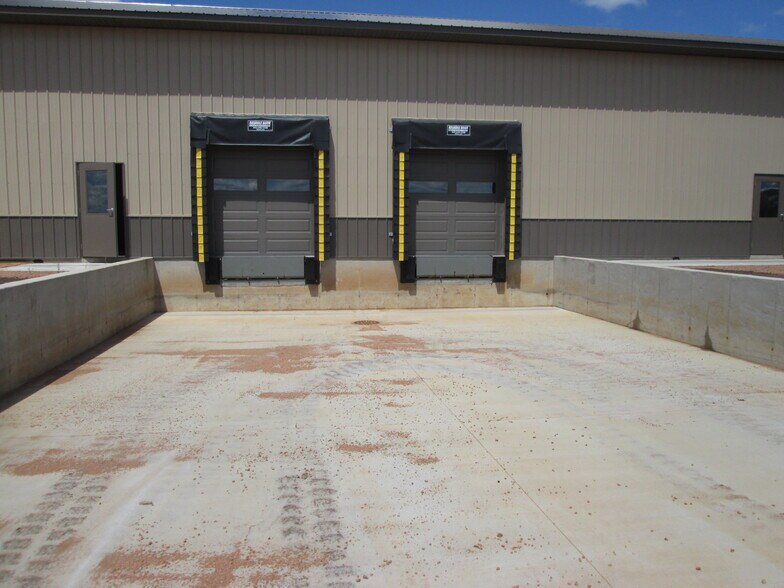 More Photos Of 10 Opportunity Dr, Abbotsford Distribution For Lease