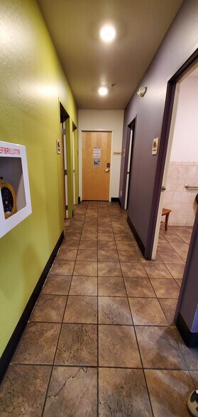More Photos Of 4030 E Thunderbird Rd, Phoenix Storefront Retail Office For Lease