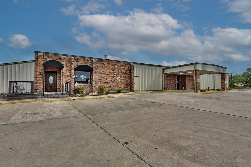 Primary Photo Of 233 College St, Schulenburg Sports And Entertainment For Sale