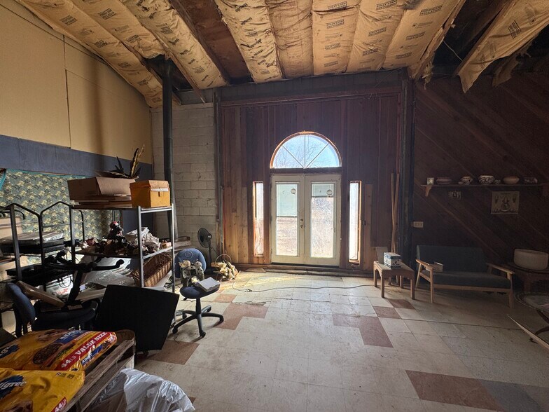 More Photos Of 3577 AZ-77, Taylor Office For Sale