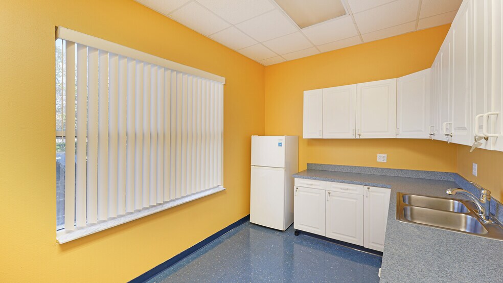 More Photos Of 3950 Sr-64 E, Bradenton Medical For Sale