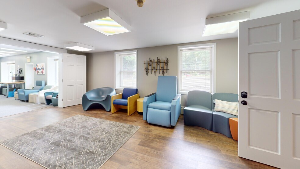 More Photos Of 172 Tuckerton Rd, Medford Office For Sale