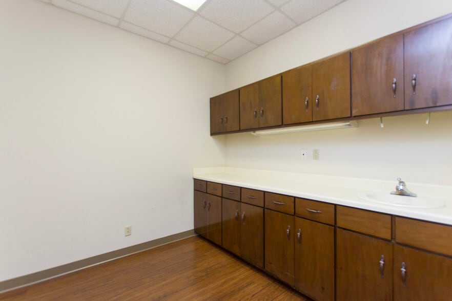 More Photos Of 333 Whitesport Dr, Huntsville Medical For Lease