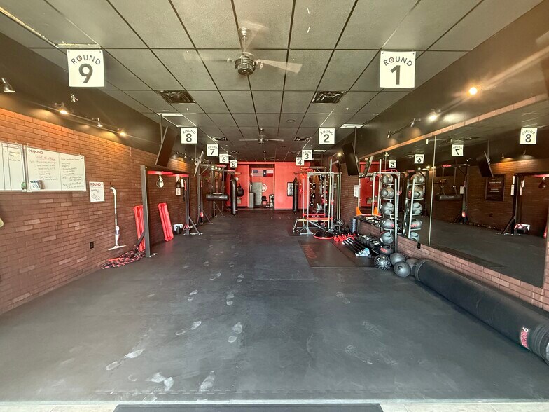 More Photos Of 1928 State Highway 46 W, New Braunfels General Retail For Lease