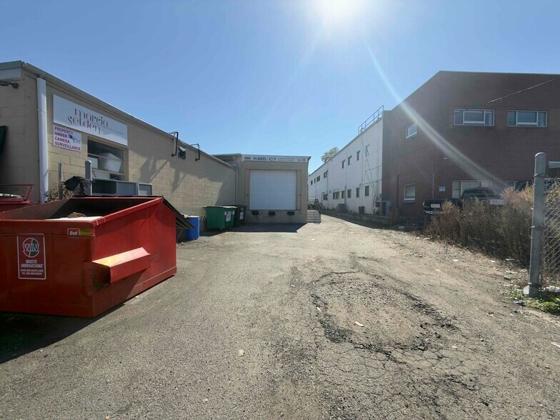More Photos Of 75 Research Dr, Stamford Manufacturing For Sale