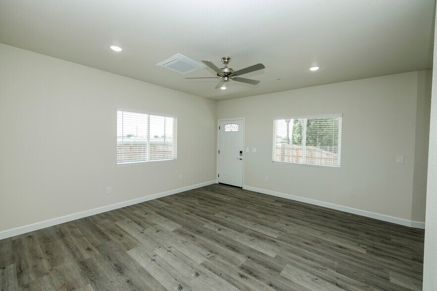 More Photos Of 720 N 2nd St, Patterson Specialty For Sale