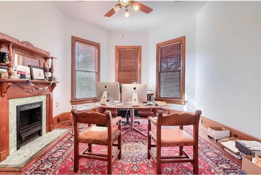 More Photos Of 1602 E Cesar Chavez St, Austin Office Residential For Lease