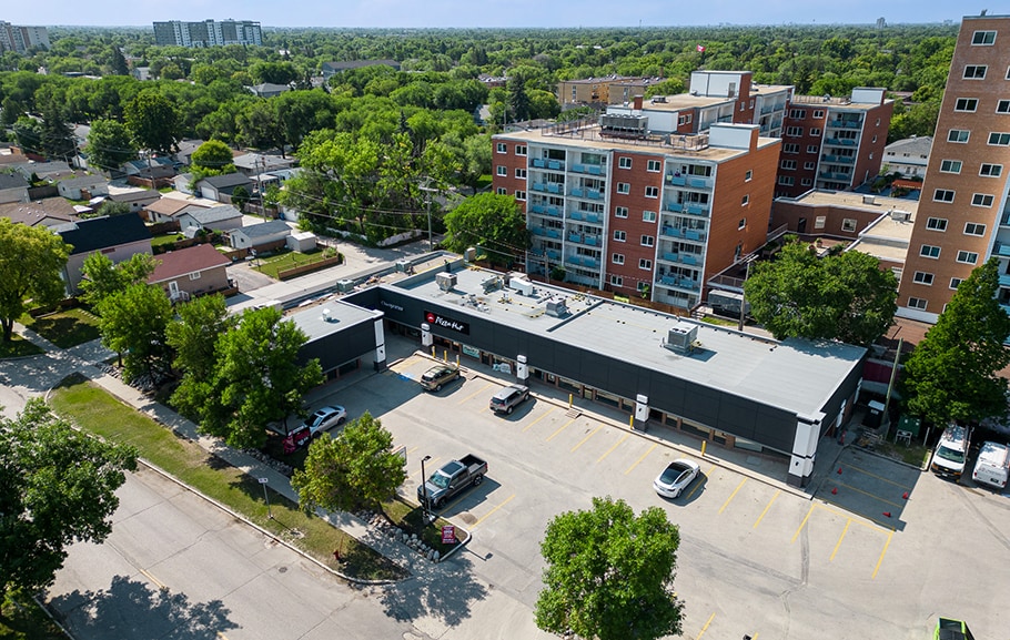 More Photos Of 1341 Henderson Hwy, Winnipeg General Retail For Lease