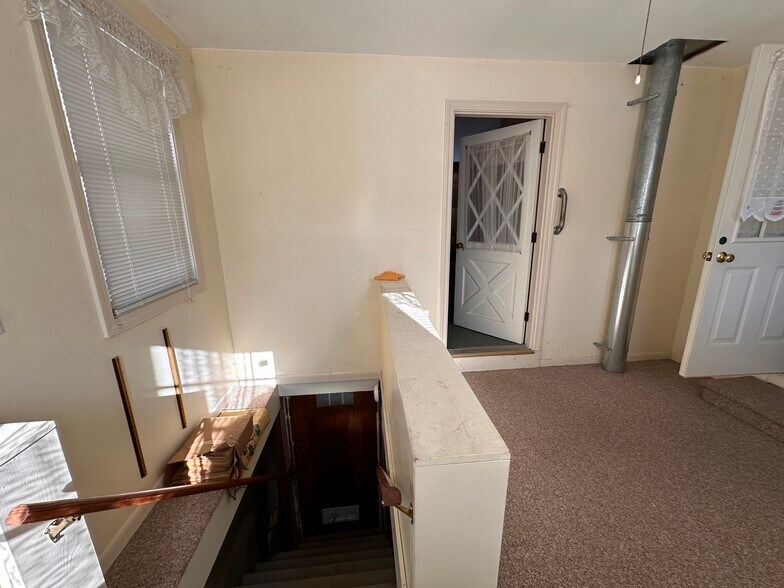 More Photos Of 54 Old Main St, South Yarmouth Flex For Sale