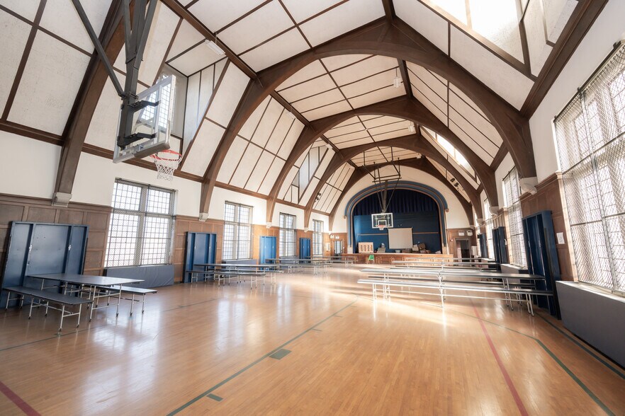 More Photos Of 200 S Oak Park Ave, Oak Park Schools For Sale