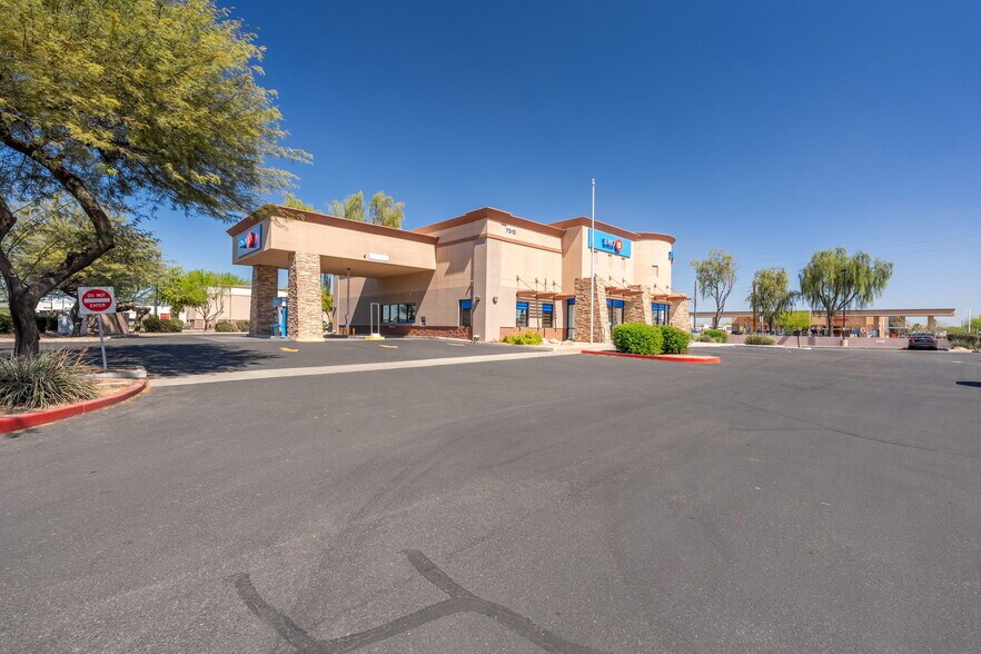 More Photos Of 7510 W Lower Buckeye Rd, Phoenix Freestanding For Lease