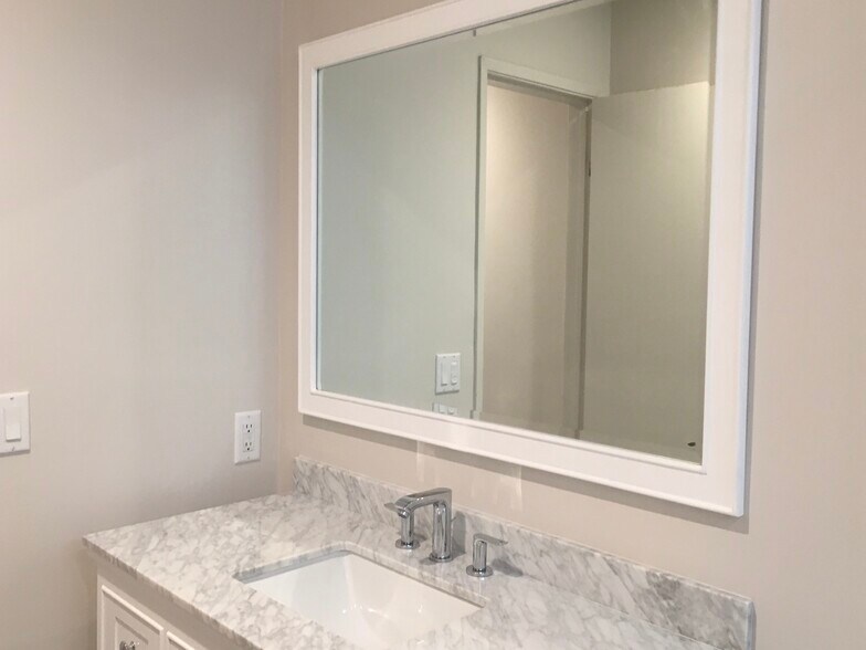 More Photos Of 1015 3rd St, Santa Monica Apartments For Sale