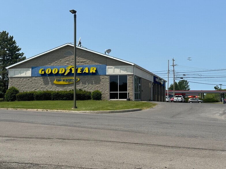 More Photos Of 8395-8417 Oswego Rd, Liverpool Unknown For Lease