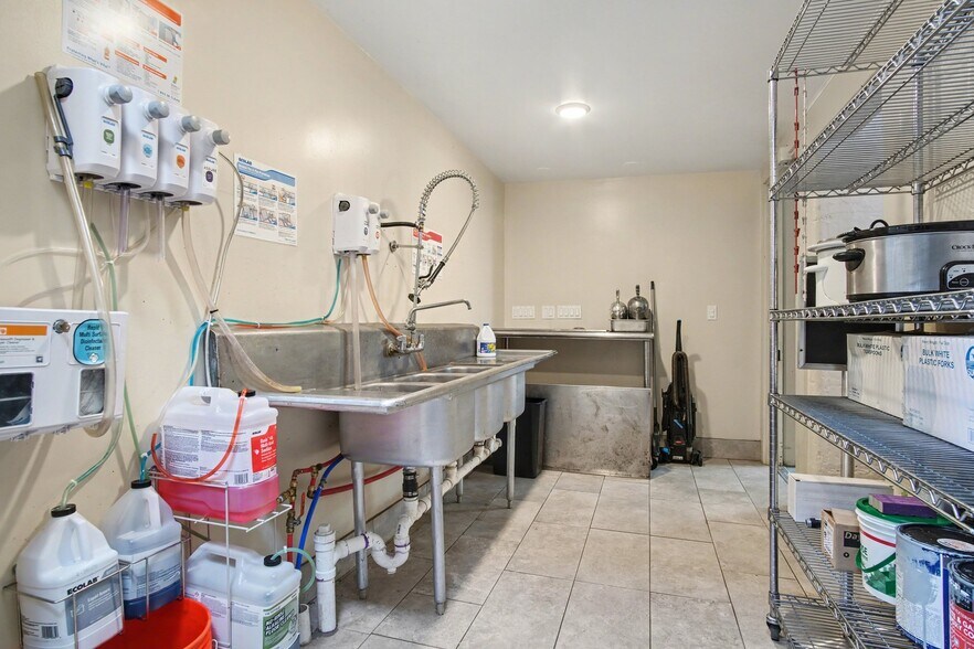 More Photos Of 328 Lake Road East Frk, Hamlin Restaurant For Sale
