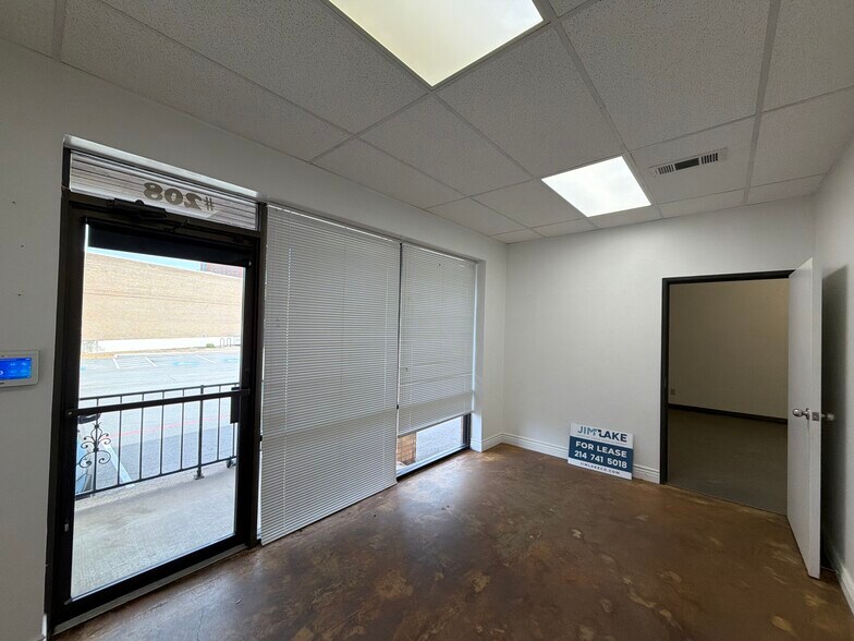 More Photos Of 1350 Manufacturing St, Dallas Unknown For Lease