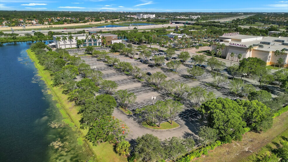 More Photos Of 15601 Sheridan St, Davie Unknown For Lease