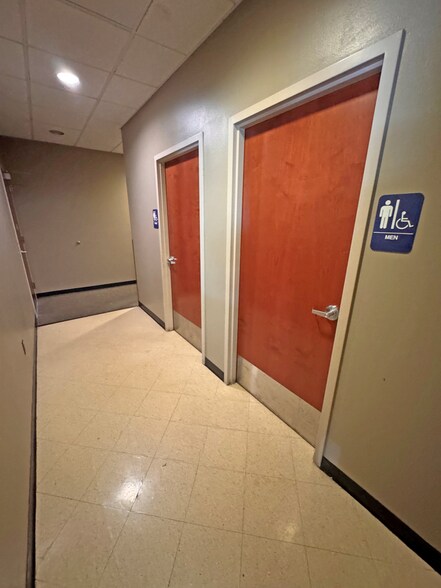 More Photos Of 1630 S Eagle Rd, Meridian Restaurant For Lease