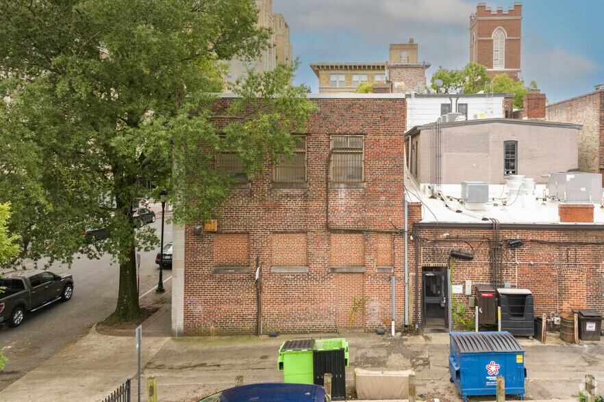 More Photos Of 424 E Grace St, Richmond Bank For Lease