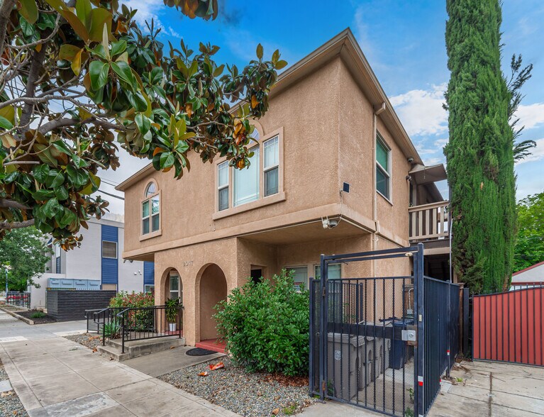 More Photos Of 2017 30th St, Sacramento Apartments For Sale