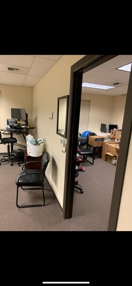 More Photos Of 1710 W Main St, Battle Ground Office For Lease