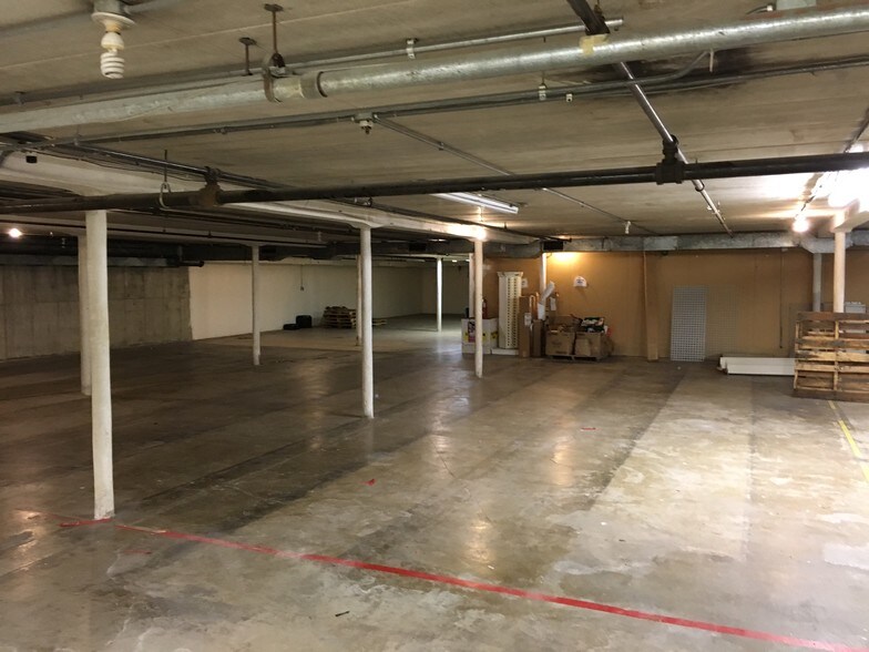 More Photos Of 3000-3026 N Ashland Ave, Chicago Unknown For Lease